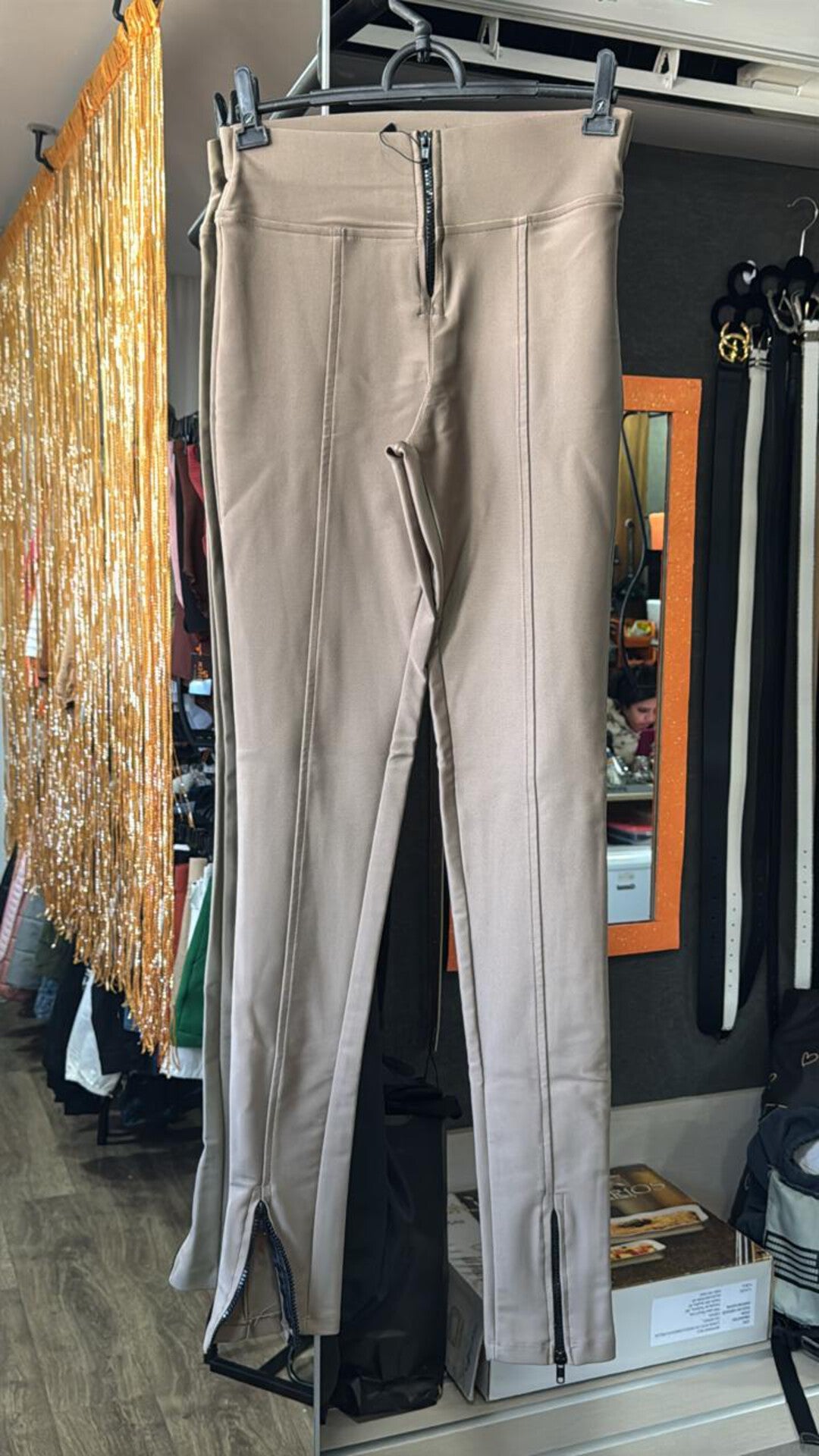 CALÇA PRADA SKINNNY C/ ZIPER BARRA