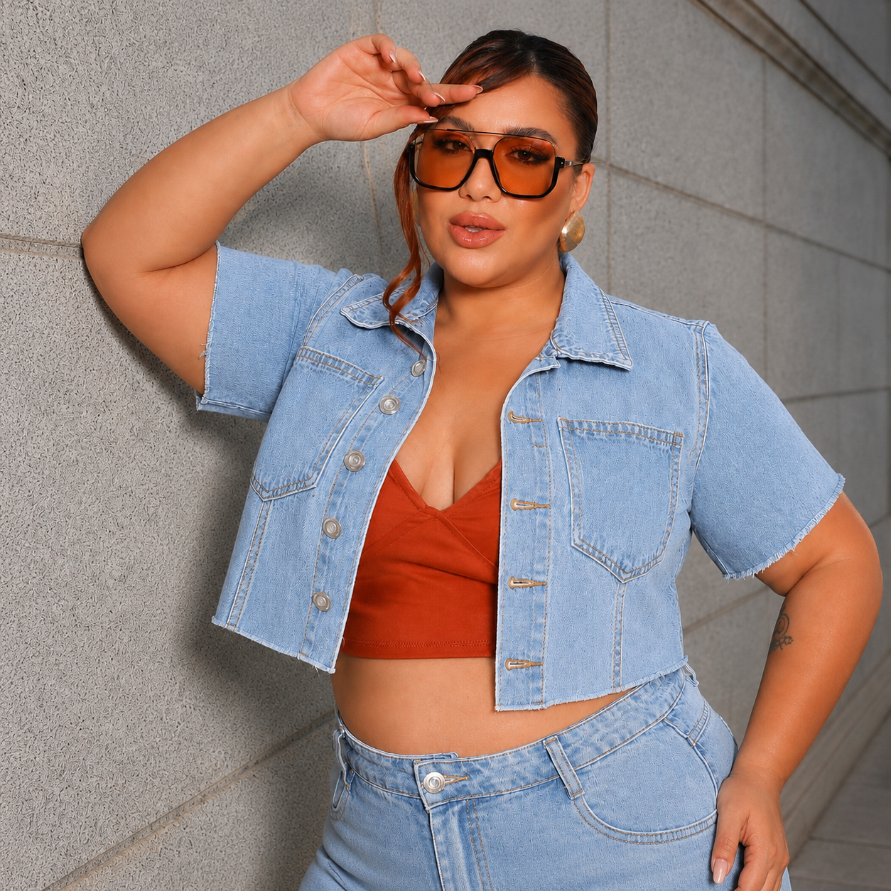 Camisa Jeans Cropped Plus Size