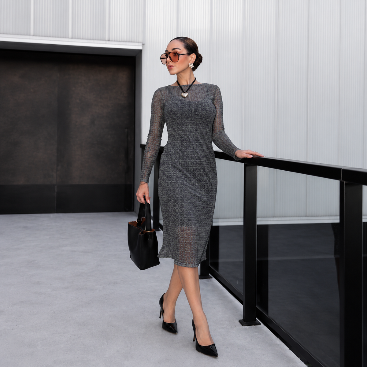 Vestido Midi + Manga Longa Tule Sobreposto