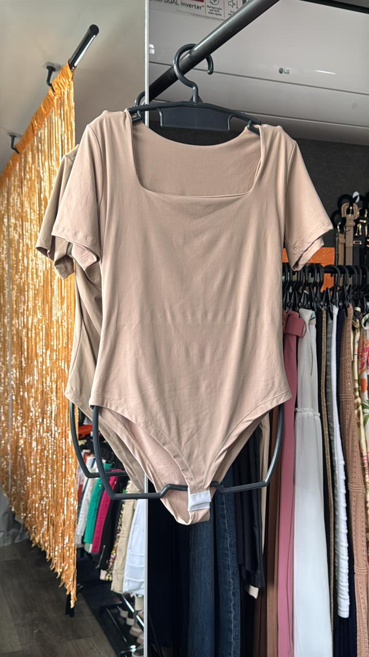 Body Manga Curta PluzSize