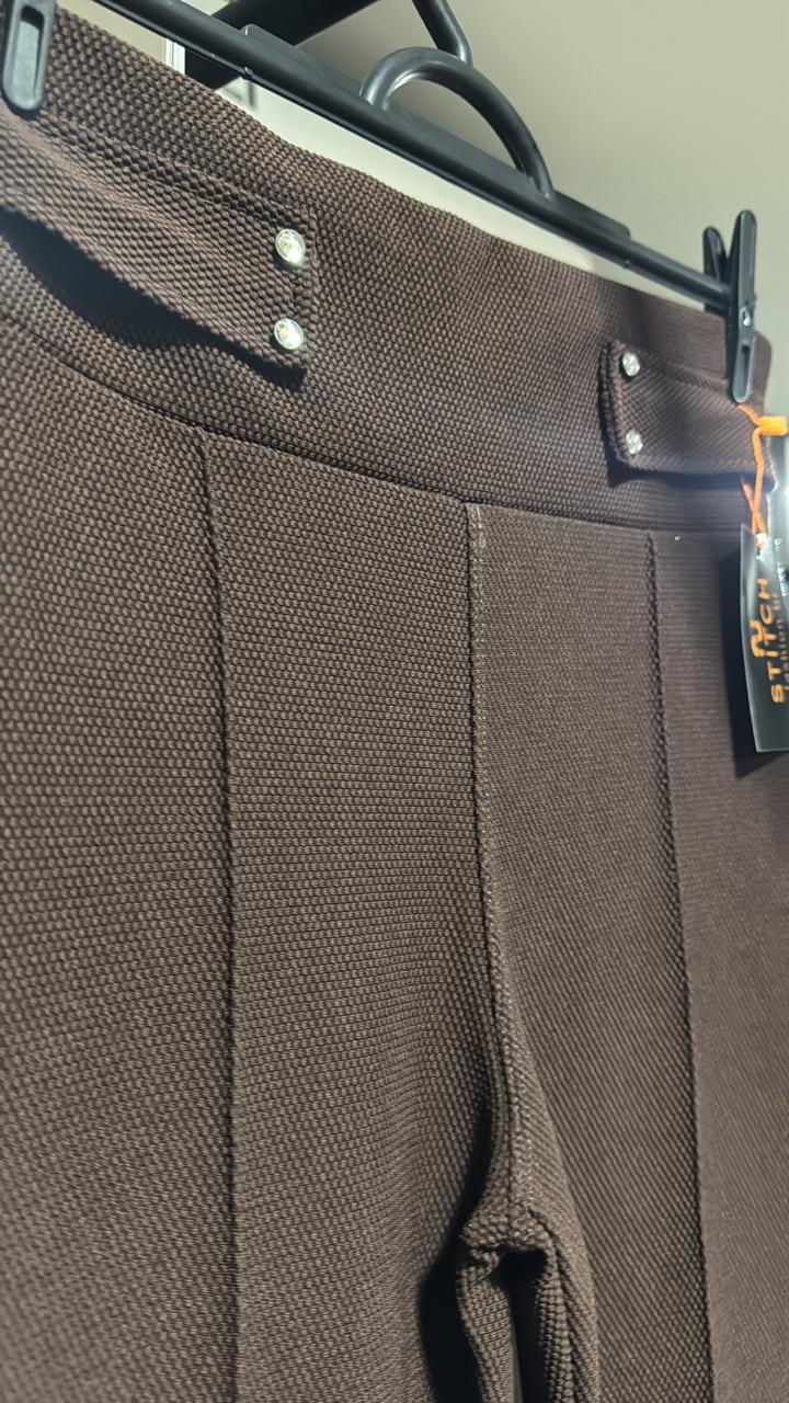 Calça Elastano Flare C/Aplicaçao Strass