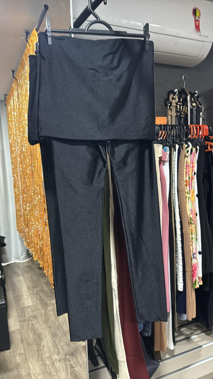 Calça Legging C/ Saia Sobreposta
