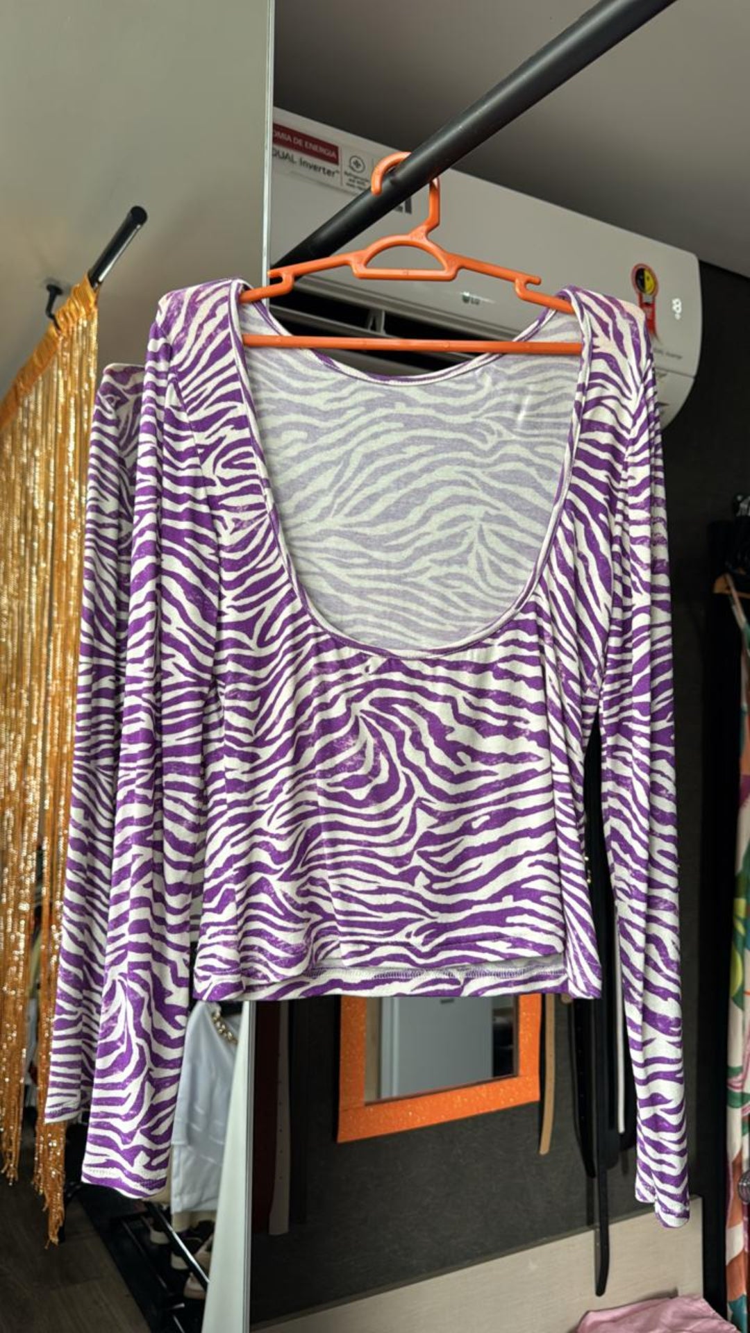 Blusinha Manga Longa Decote Canoa Costas