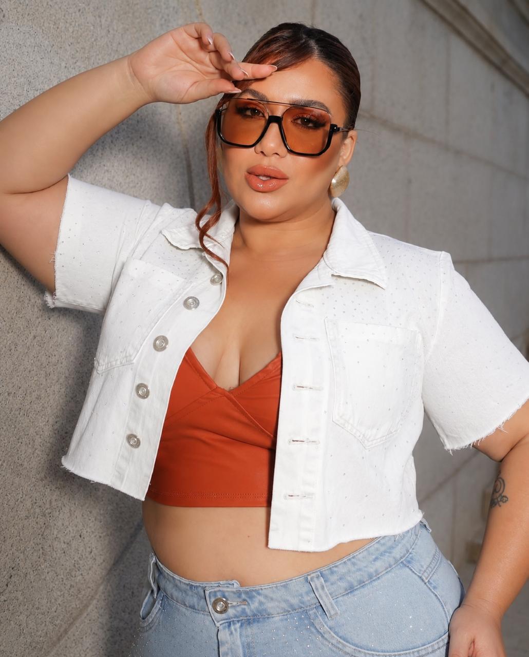 Camisa Cropped Jeans Plus Size