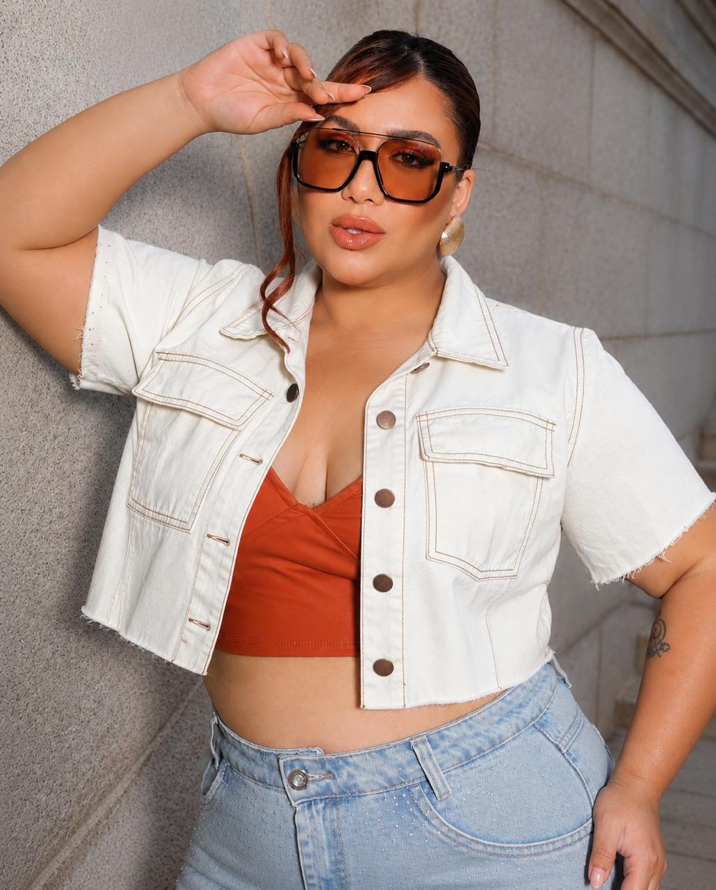Camisa Jeans Cropped Costura Plus Size