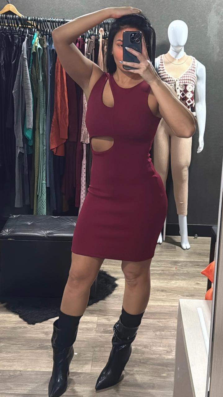 Vestido Com Recorte