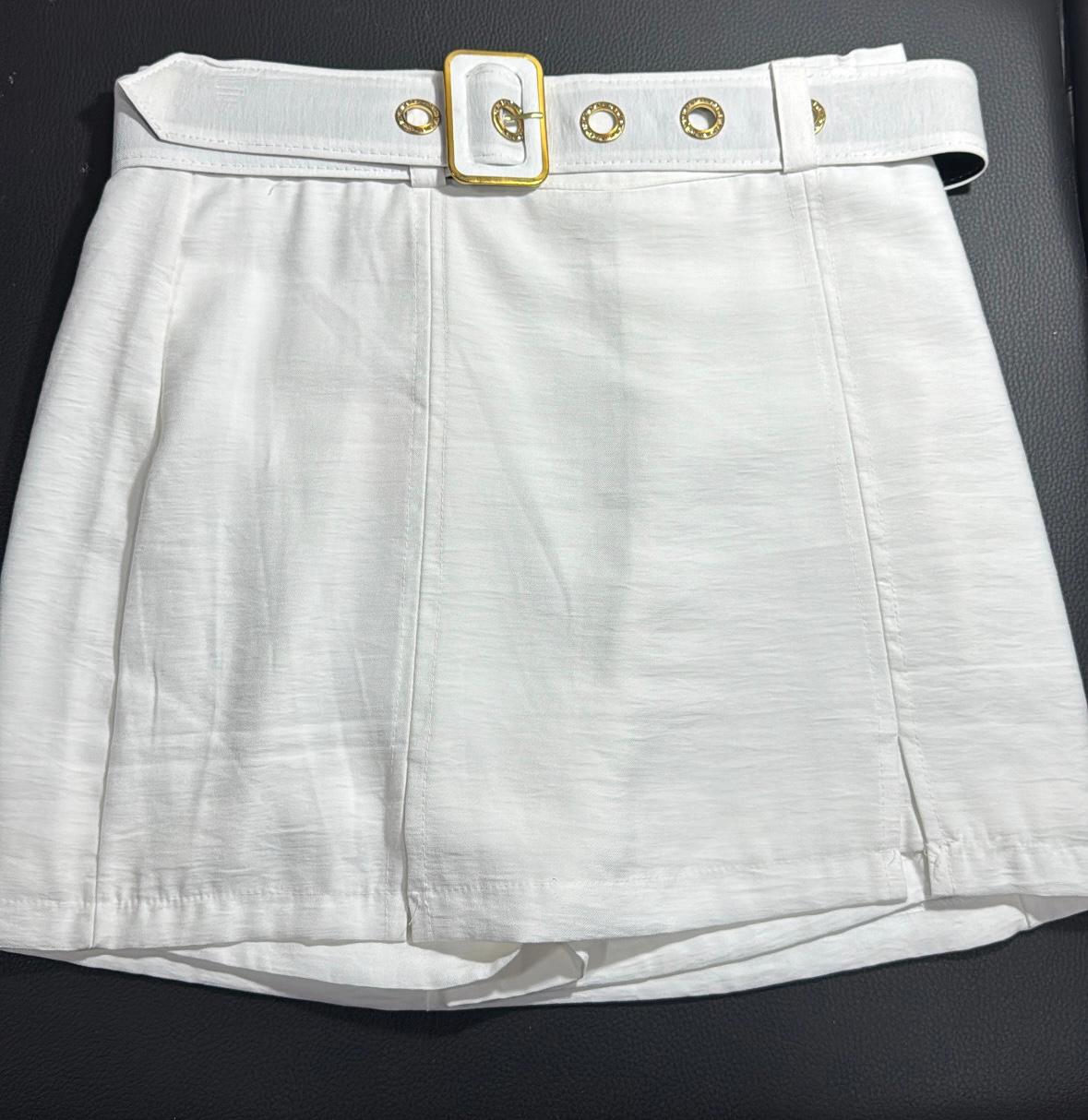 Shorts/Saia Fenda + Cinto Brilho