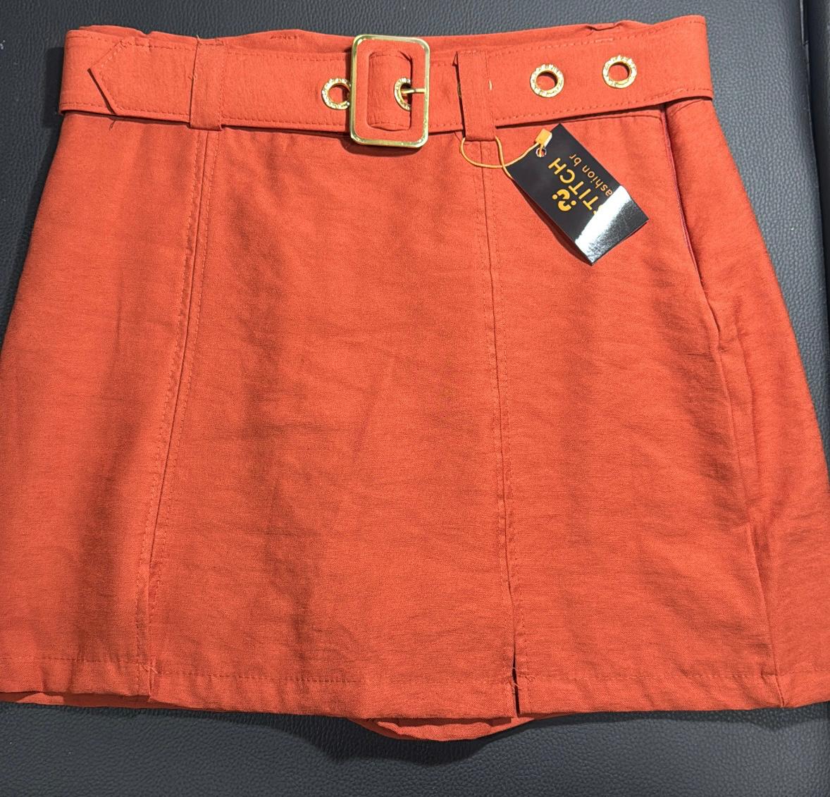 Shorts/Saia Fenda + Cinto Brilho