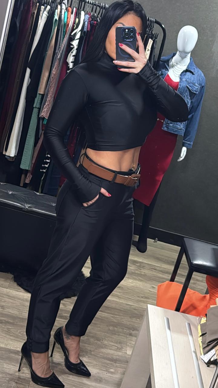 Cropped Prada Manga Longa + Gola Alta