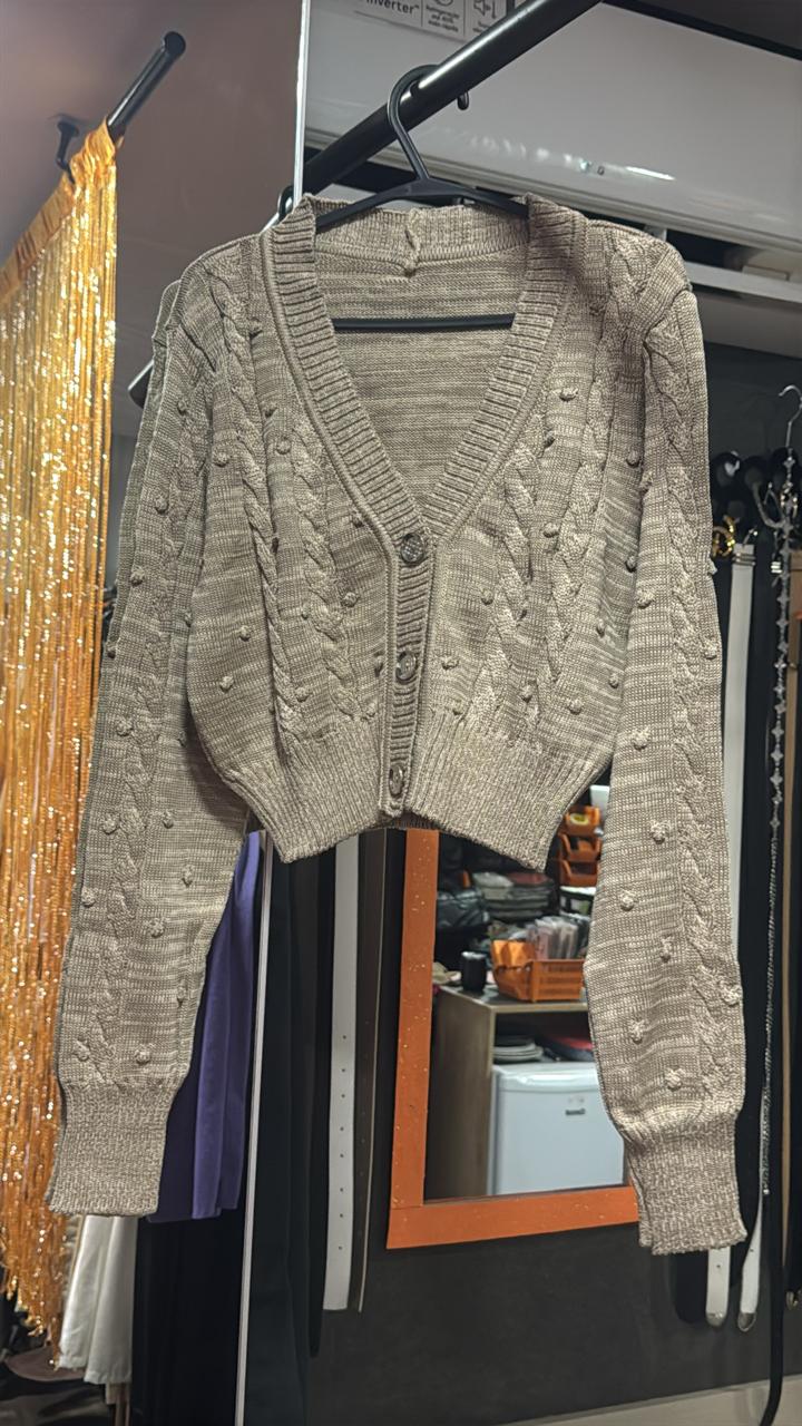 Casaquinho Cropped Tricô Manga Longa