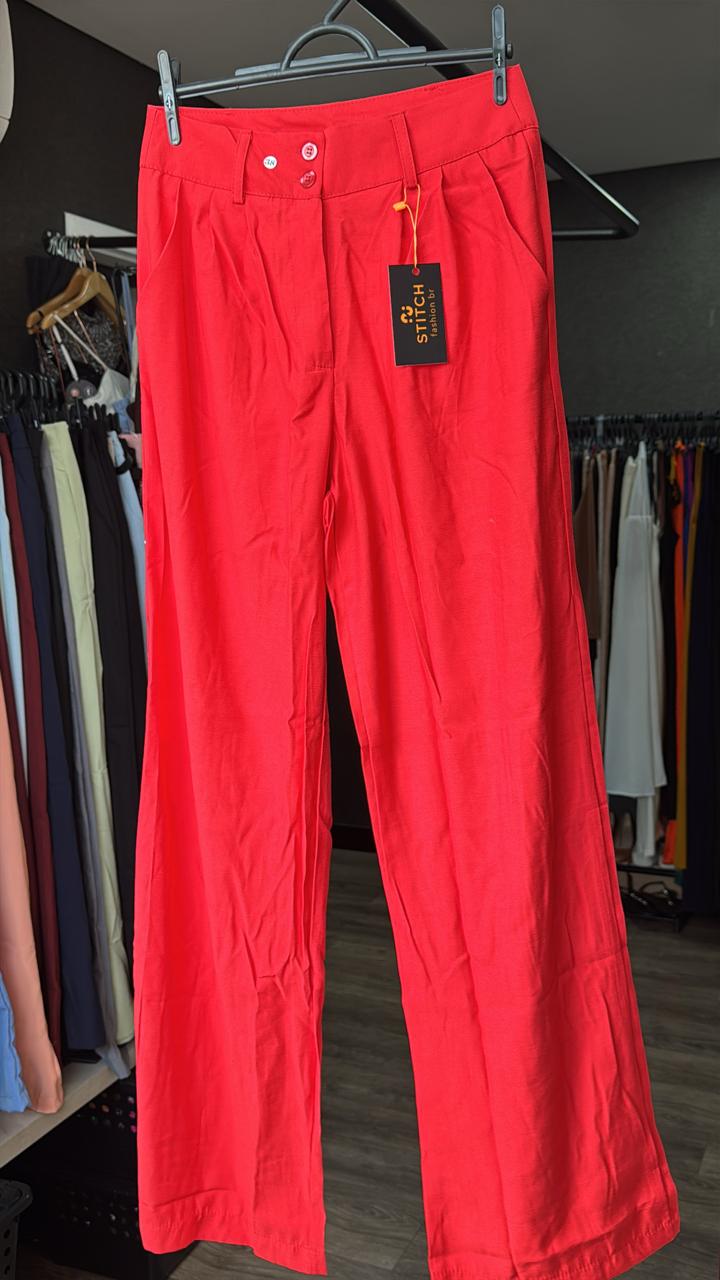 Calça Pantalona Com Botão Duplo