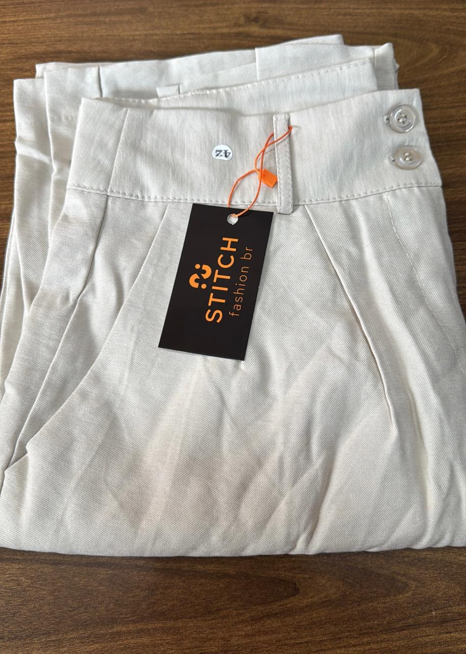 Calça Pantalona Com Botão Duplo