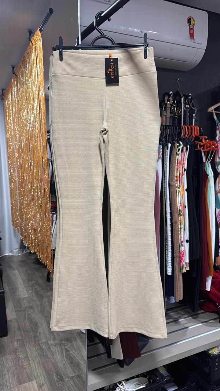 Calça Elastano Flare