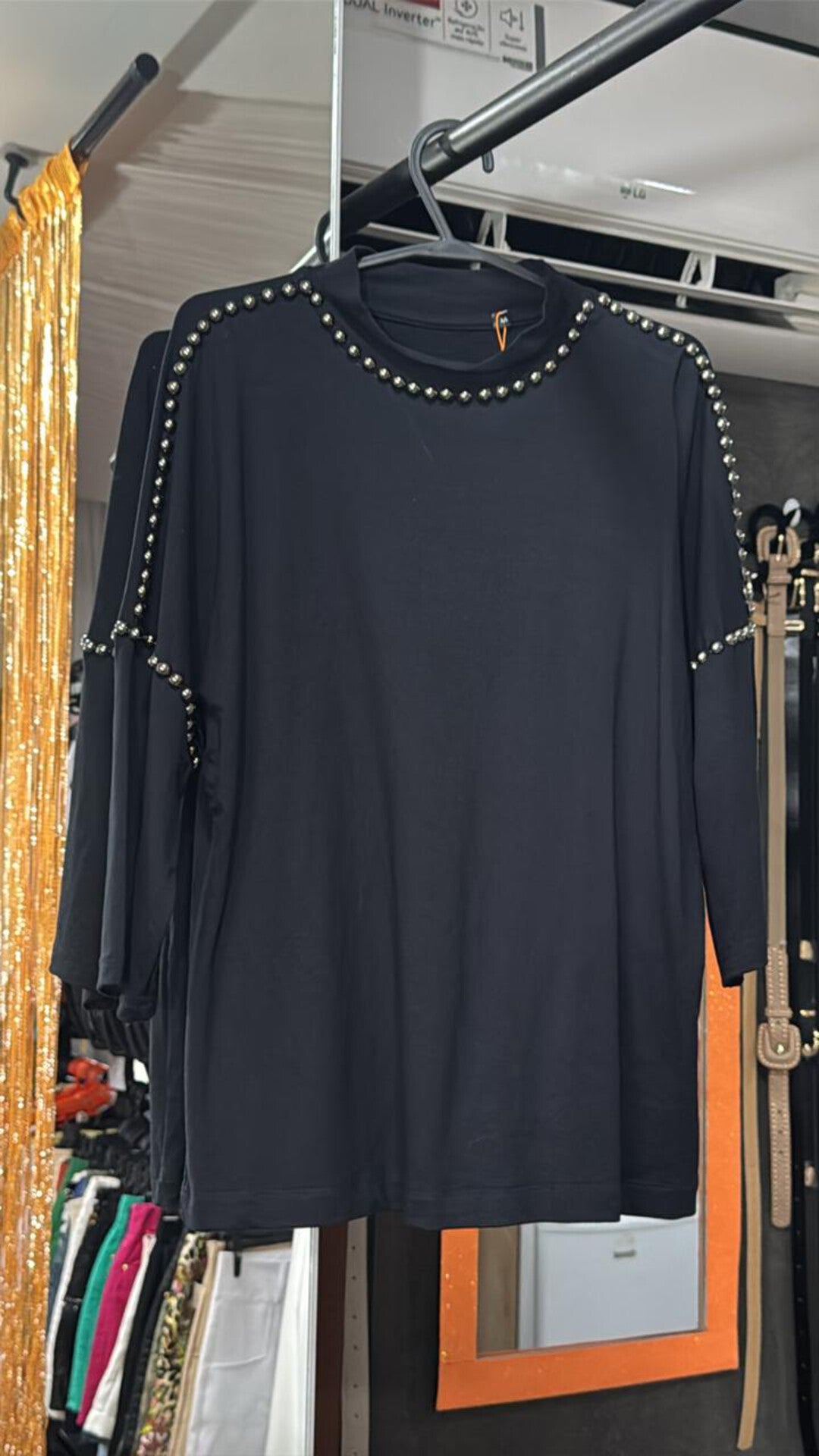 Blusinha Manga Longa Com Aplicaçao