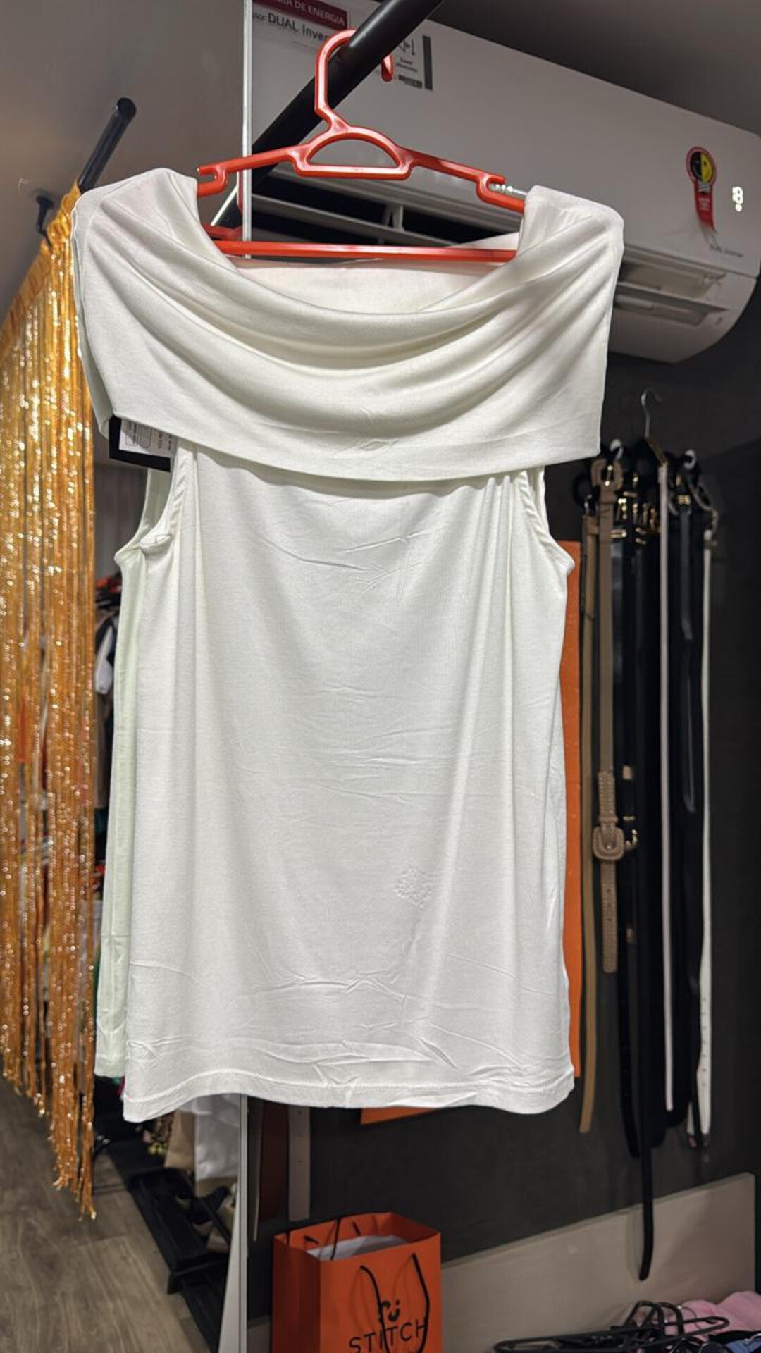 Blusinha Regata Com Gola