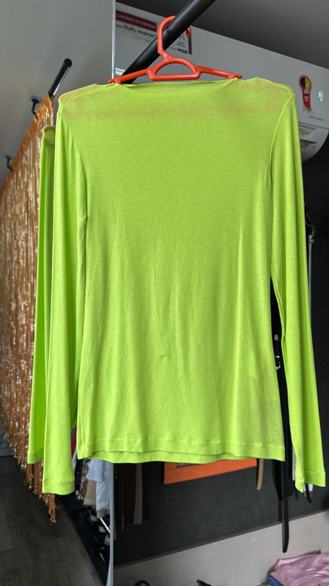 Blusinha Fininha Manga Longa Neon