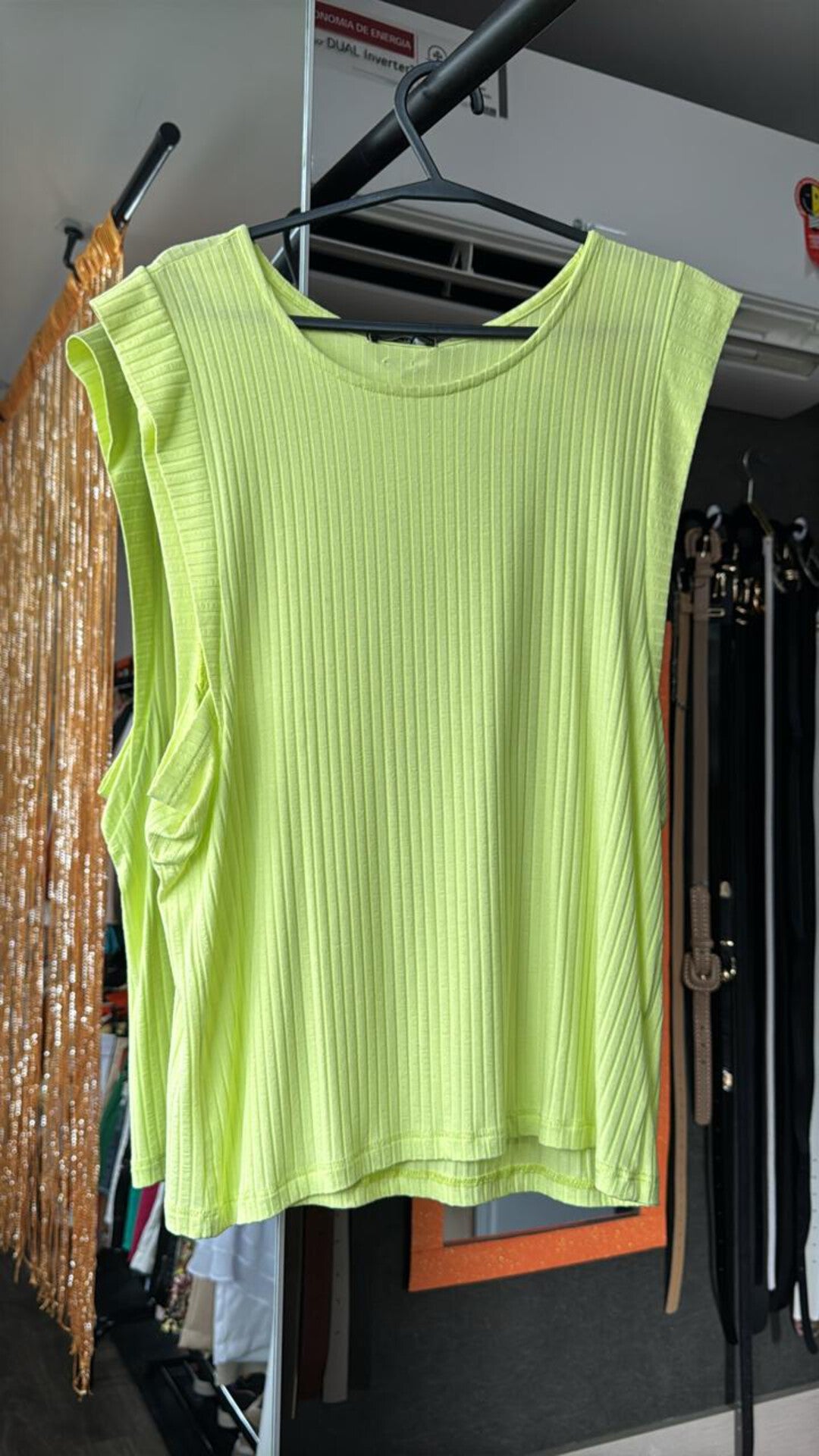 Blusinha Regata Neon