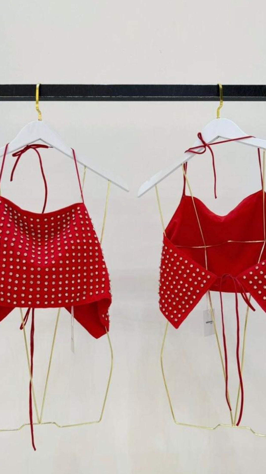 Cropped Frente Unica + Aplicação Strass