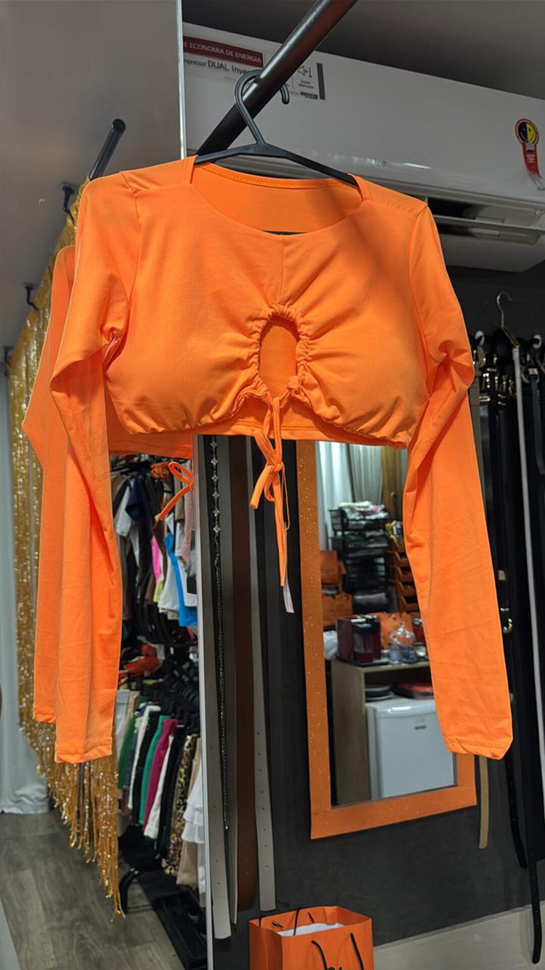 Cropped Manga Longa Neon